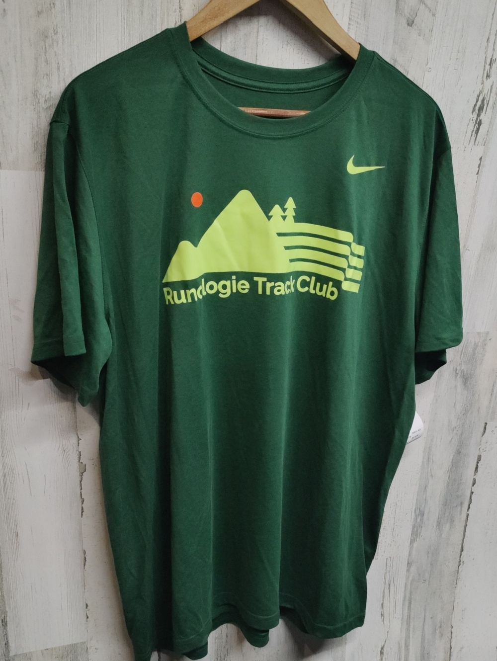 Nike Dri Fit Runologie Track Club Mountain Graphic Athletic Shirt Men's 2XL NWT